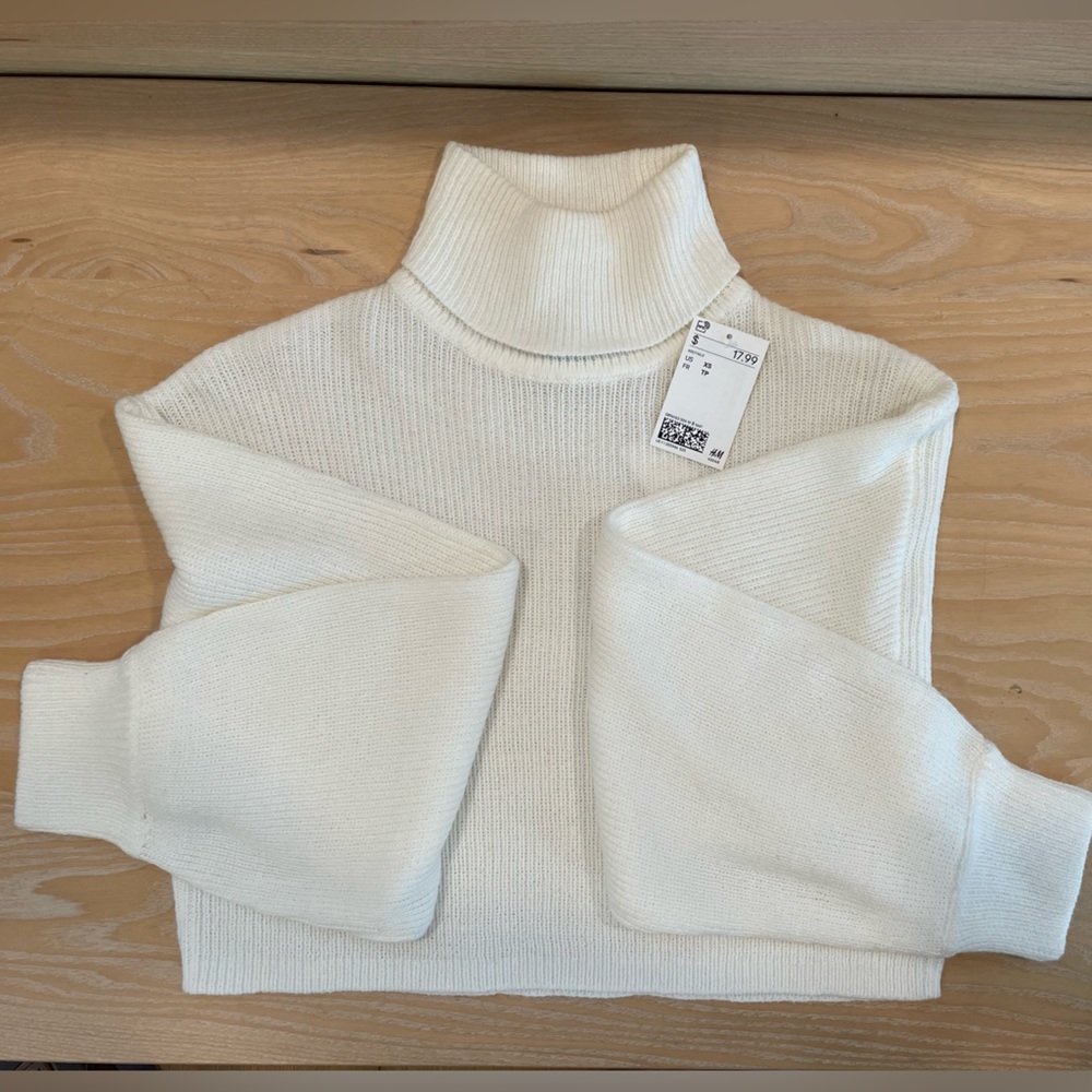 NWOT Divided white knit turtle neck crop top